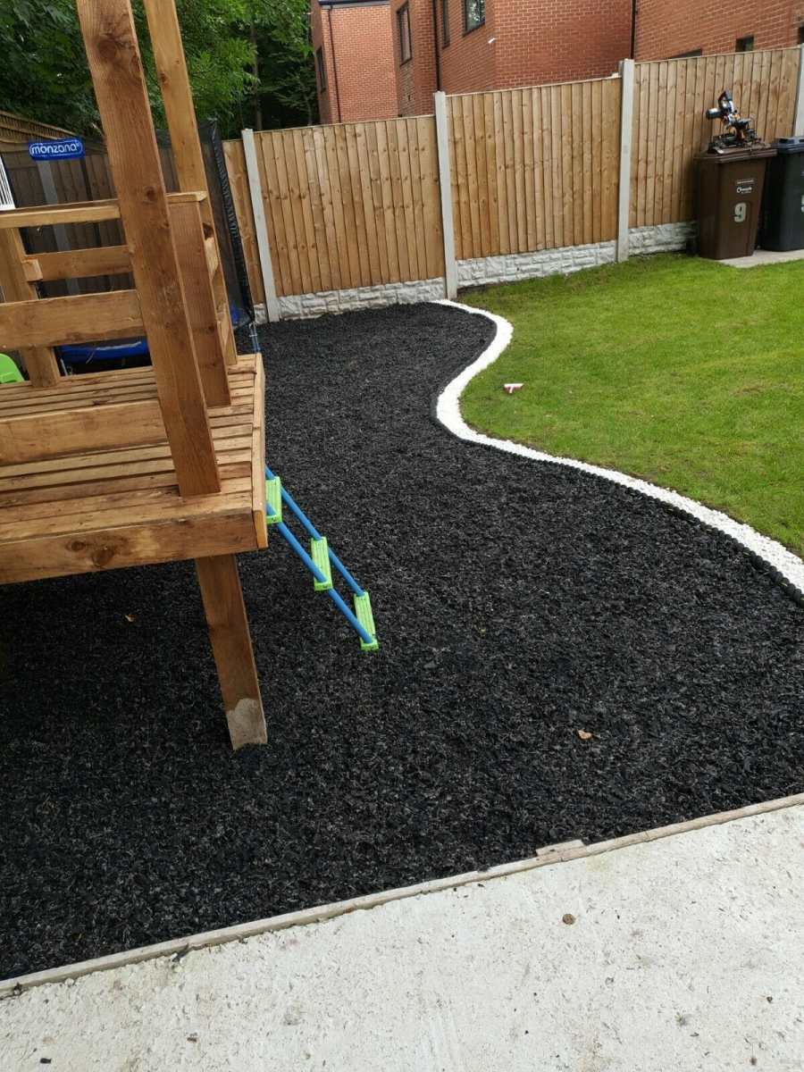 garden rubber chippings